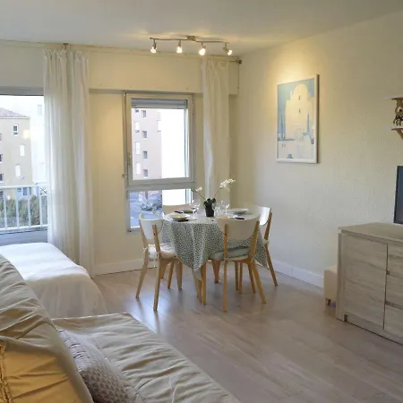 Studio Renove Avec Vue Partielle Sur Le Port, A 800m De La Plage Et A Deux Pas Des Commerces - Fr-1-249-345 Apartment