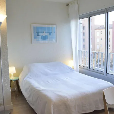 Apartment Studio Renove Avec Vue Partielle Sur Le Port, A 800m De La Plage Et A Deux Pas Des Commerces - Fr-1-249-345