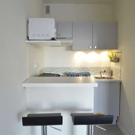 Studio Renove Avec Vue Partielle Sur Le Port, A 800m De La Plage Et A Deux Pas Des Commerces - Fr-1-249-345 Apartment